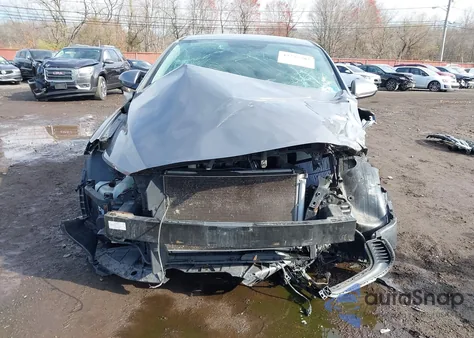 2018 Hyundai Elantra Sel z USA, uszkodzony, nr VIN 5NPD84LF3JH243601